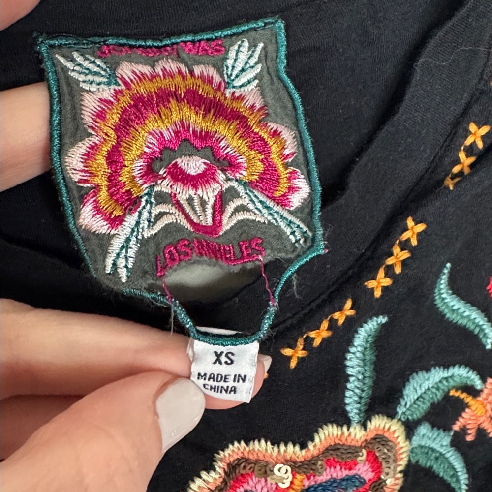 Johnny Was Soha Relaxed Sequin Tee XS Black Embroidered - Picture 3 of 8